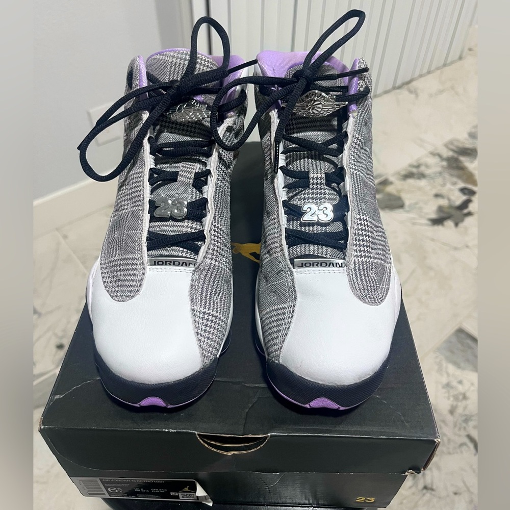 Air Jordan 13 Retro Black/Lilac/White Youth Size 6.5 in Perfect Condition w/ box